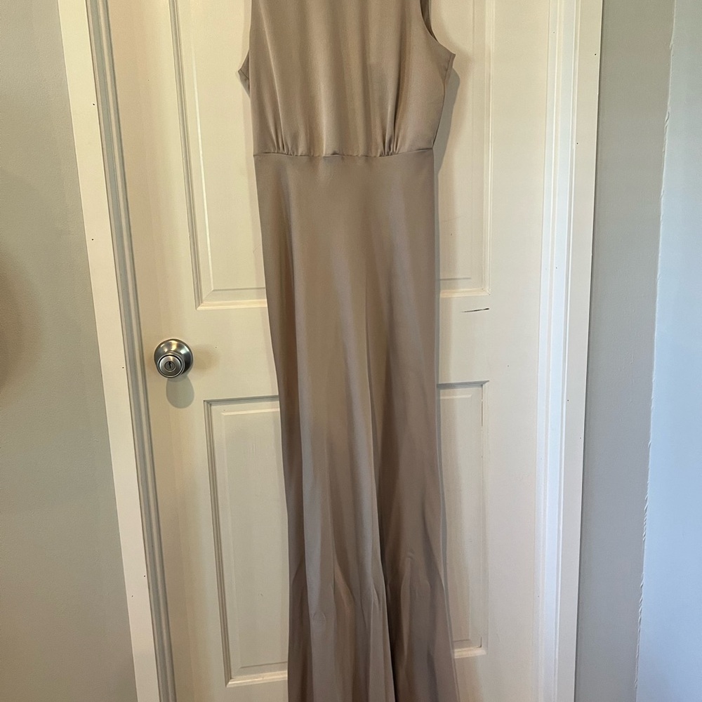 Elegant Sleeveless Maxi Dress in lavendar